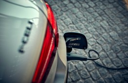 Mercedes-Benz GLC F-CELL, charging